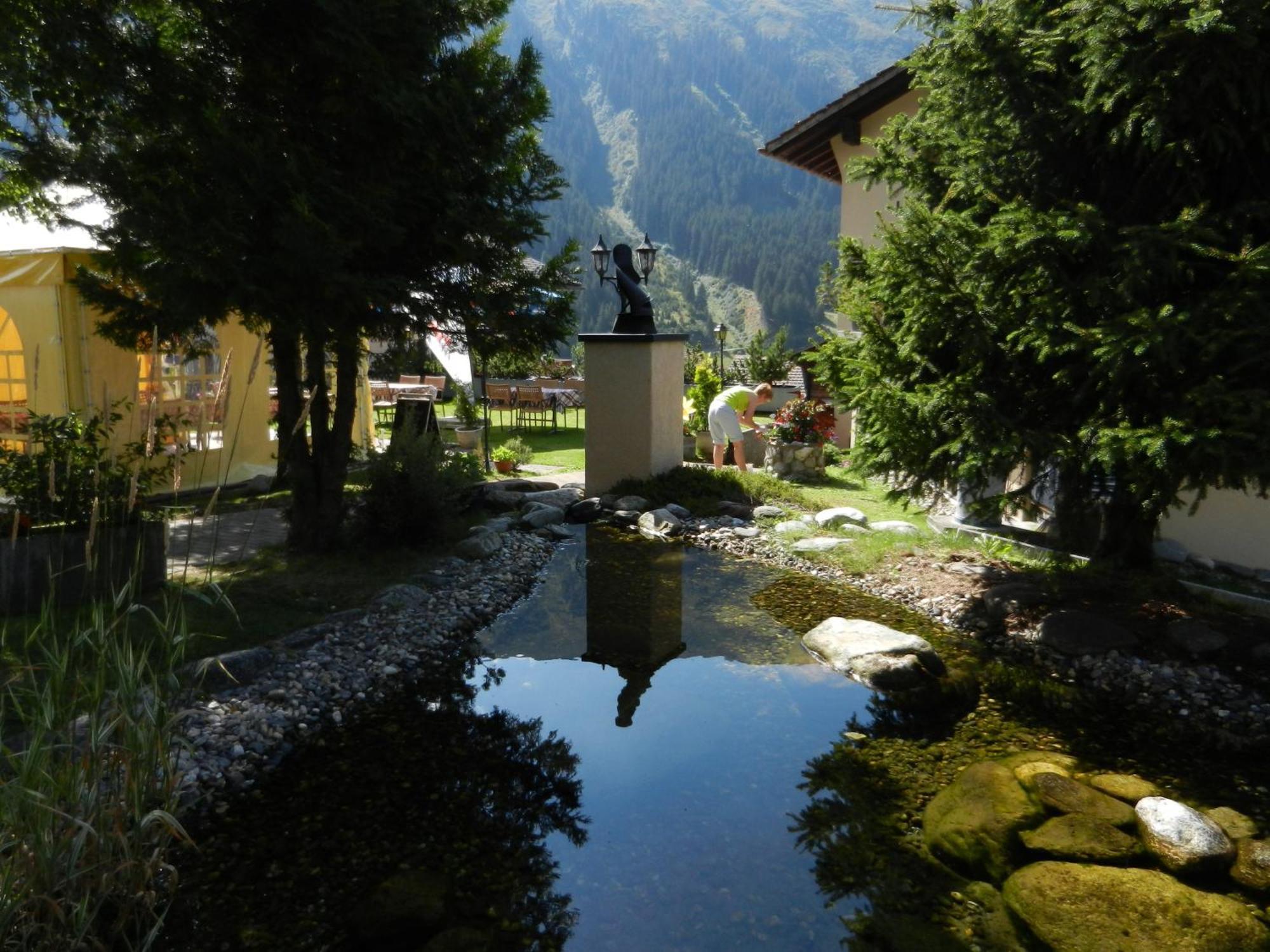 Hotel B&B Casa La Val Sedrun Exteriér fotografie